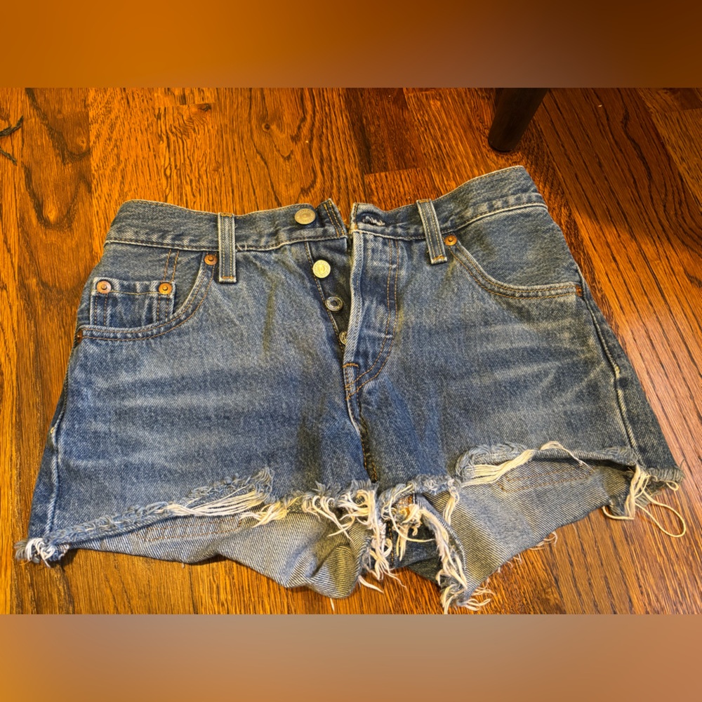 Levi's Classic Blue Jeans with Leather Patch